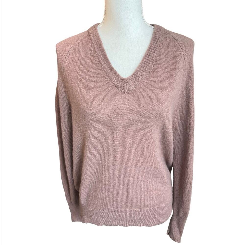 360 cashmere V-Neck Sweater Dusty Rose lightweight preppy timeless luxury